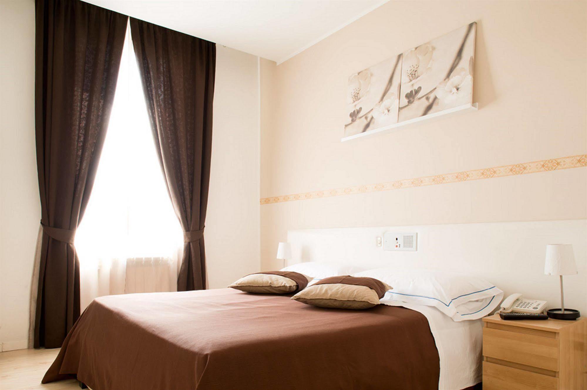 Hotel Indipendenza Róma Kültér fotó